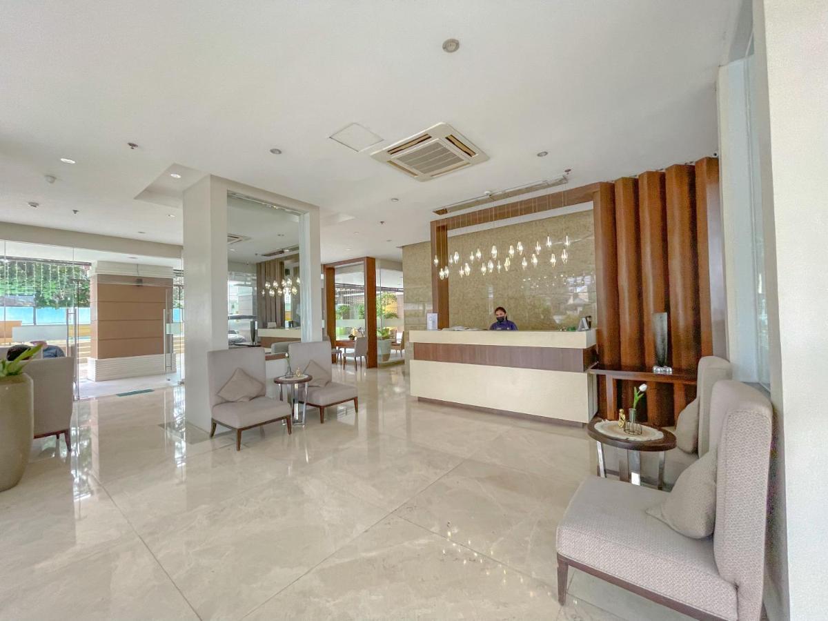City Center- Balcony Suite Cebu Stadt Exterior foto